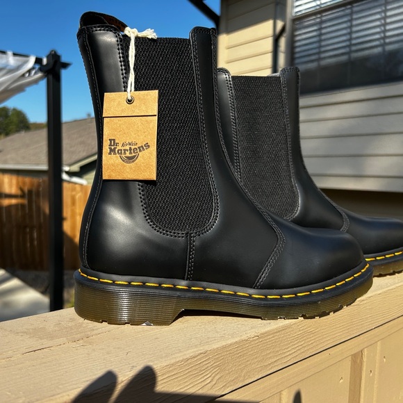 NEW Dr. Martens Hi Chelsea Black Boots 2976 - Picture 2 of 9